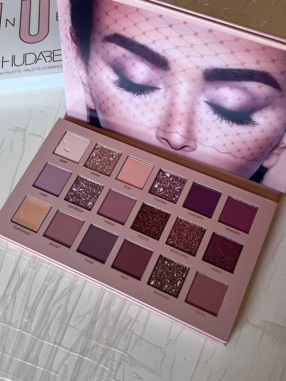 NEW! Huda Beauty NUDE Eyeshadow Palette - - Picture 2 of 7